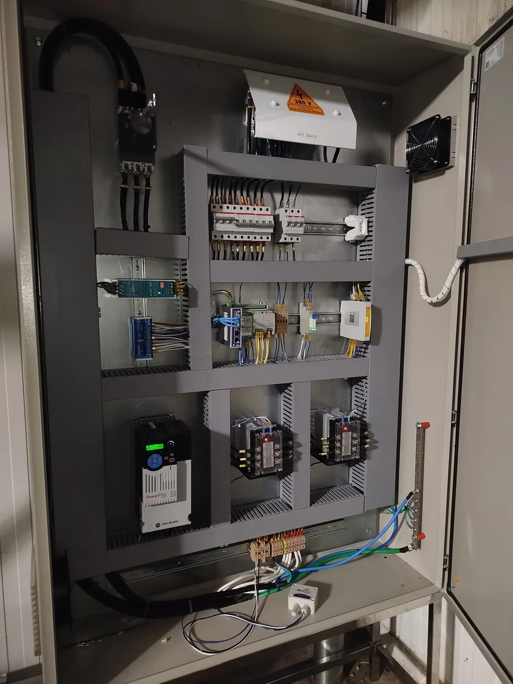Retrofit de painel elétrico industrial
